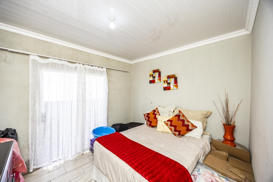 5 Bedroom Property for Sale in Summerpride Eastern Cape